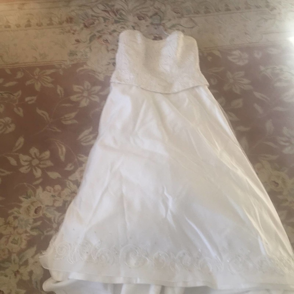 Wedding gown